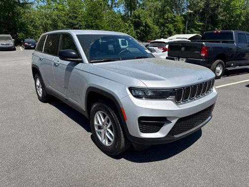 Silver Zynith 2025 Jeep Grand Cherokee Laredo