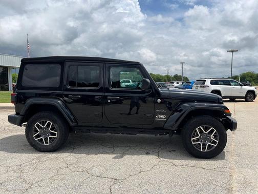 Black Clearcoat 2024 Jeep Wrangler 4-Door Sahara 4x4
