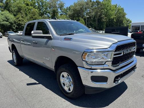 Billet Silver Metallic Clearcoat 2022 RAM 2500 Tradesman Crew Cab 4x4 6'4' Box