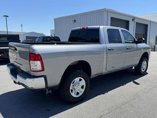 Billet Silver Metallic Clearcoat 2022 RAM 2500 Tradesman Crew Cab 4x4 6'4' Box