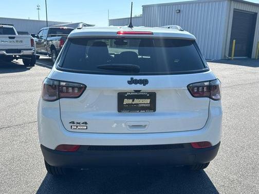 Bright White Clearcoat 2026 Jeep Compass Latitude