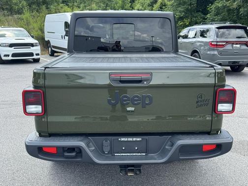 Sarge Green Clearcoat 2022 Jeep Gladiator Willys 4x4