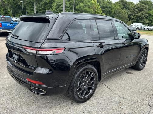 Diamond Black Crystal Pearlcoat 2024 Jeep Grand Cherokee 4xe Summit Reserve