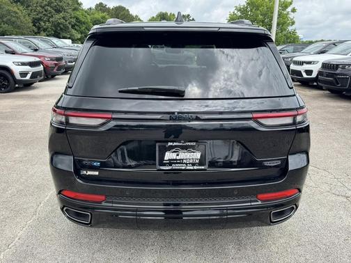 Diamond Black Crystal Pearlcoat 2024 Jeep Grand Cherokee 4xe Summit Reserve