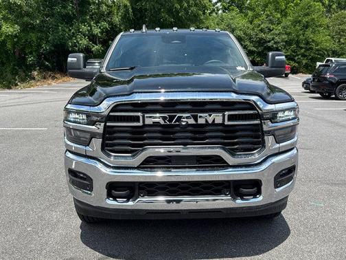Diamond Black Crystal Pearlcoat 2026 RAM 2500 Tradesman Crew Cab 4x4 6'4' Box