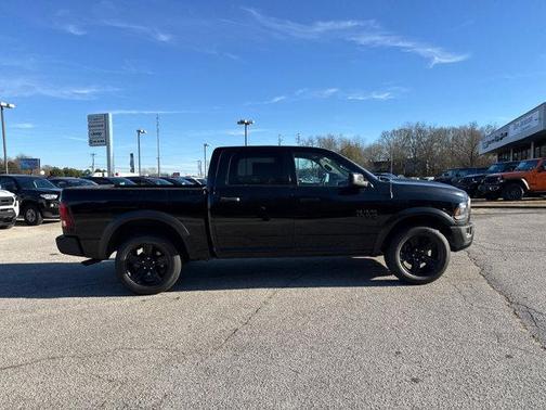 2024 RAM 1500 Classic Warlock Crew Cab 4x4 5'7' Box