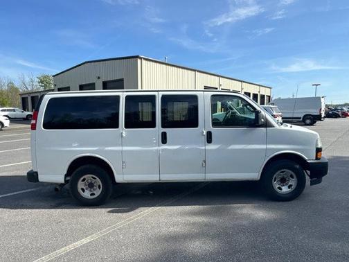 Summit White 2019 Chevrolet Express 3500 LS