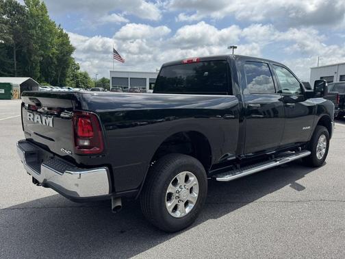 Diamond Black Crystal Pearlcoat 2026 RAM 2500 Big Horn Crew Cab 4x4 6'4' Box