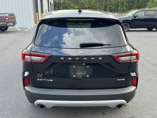 Agate Black Metallic 2025 Ford Escape Active