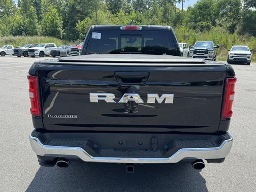 Diamond Black Crystal Pearlcoat 2025 RAM 1500 Laramie
