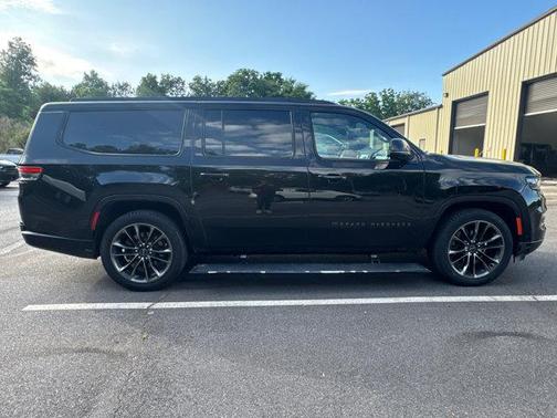 Diamond Black Crystal Pearlcoat 2024 Jeep Grand Wagoneer L Series III Obsidian 4x4