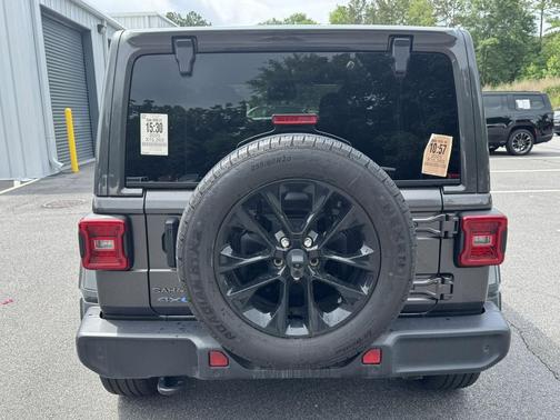 Granite Crystal Metallic Clearcoat 2025 Jeep Wrangler 4xe Sahara