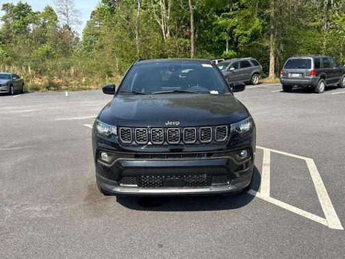 Diamond Black Crystal Pearlcoat 2026 Jeep Compass Latitude