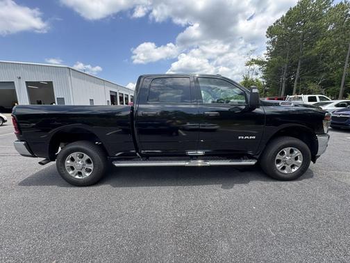 Diamond Black Crystal Pearlcoat 2025 RAM 2500 Big Horn Crew Cab 4x4 6'4' Box