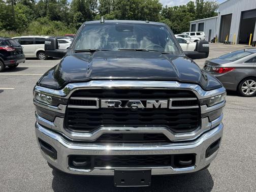 Diamond Black Crystal Pearlcoat 2025 RAM 2500 Big Horn Crew Cab 4x4 6'4' Box