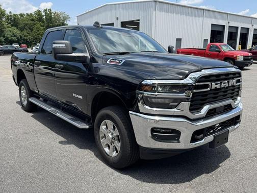 Diamond Black Crystal Pearlcoat 2025 RAM 2500 Big Horn Crew Cab 4x4 6'4' Box