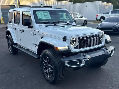 Bright White Clearcoat 2027 Jeep Wrangler Sahara
