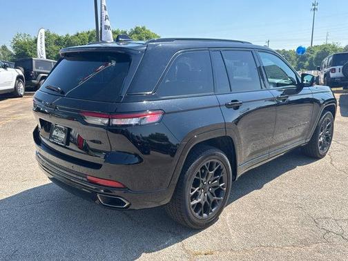 Diamond Black Crystal Pearlcoat 2025 Jeep Grand Cherokee Summit