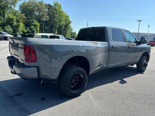Ceramic Gray Clearcoat 2026 RAM 3500 Big Horn Crew Cab 4x4 8' Box