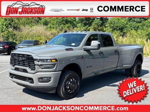 Ceramic Gray Clearcoat 2026 RAM 3500 Big Horn Crew Cab 4x4 8' Box