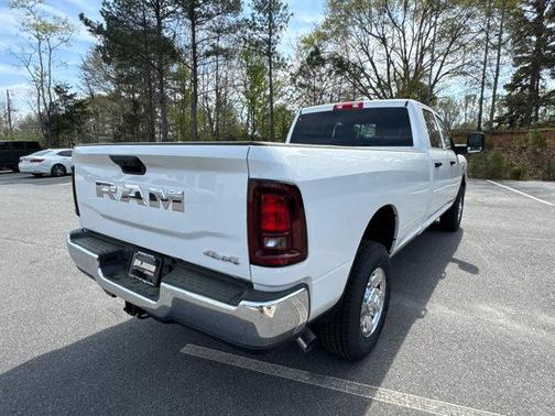 Bright White Clearcoat 2026 RAM 2500 Tradesman Crew Cab 4x4 8' Box