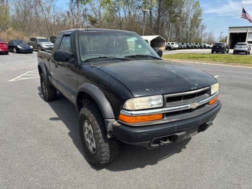 2002 Chevrolet S-10 Base