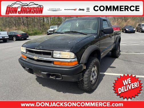 2002 Chevrolet S-10 Base