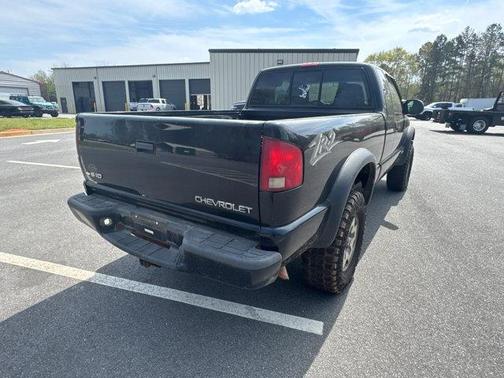 2002 Chevrolet S-10 Base