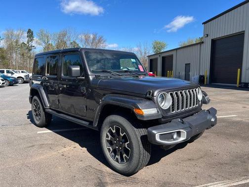 2025 Jeep Wrangler 4-Door Sahara 4x4