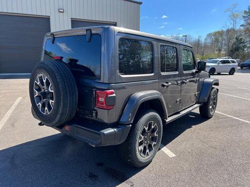 2025 Jeep Wrangler 4-Door Sahara 4x4