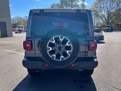 2025 Jeep Wrangler 4-Door Sahara 4x4