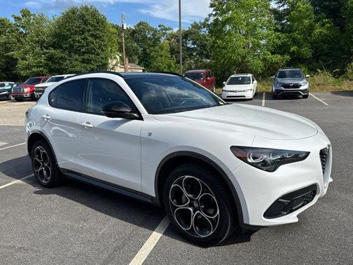 Alfa White 2024 Alfa Romeo Stelvio Ti