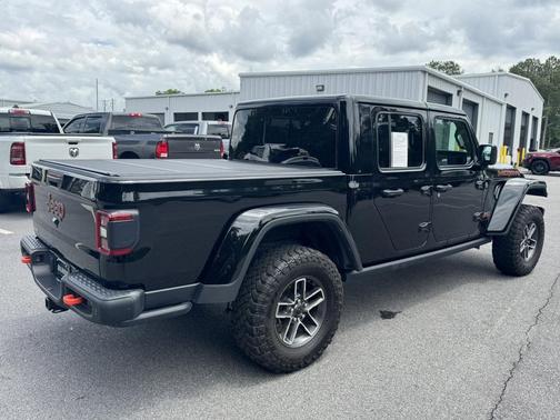 Black Clearcoat 2024 Jeep Gladiator Mojave X