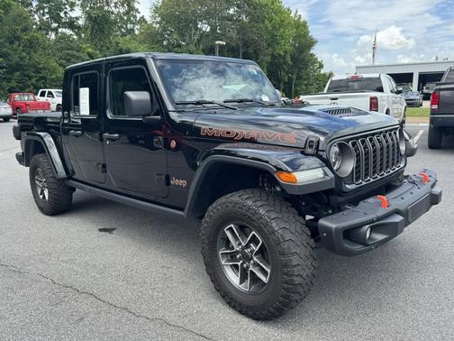 Black Clearcoat 2024 Jeep Gladiator Mojave X