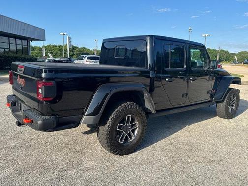 Black Clearcoat 2024 Jeep Gladiator Mojave X