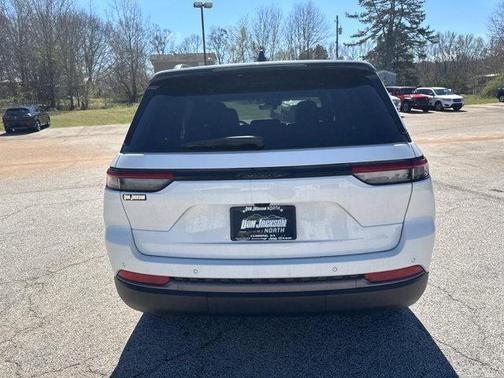 2026 Jeep Grand Cherokee Altitude