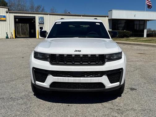 2026 Jeep Grand Cherokee Altitude