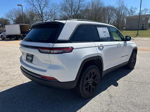 2026 Jeep Grand Cherokee Altitude