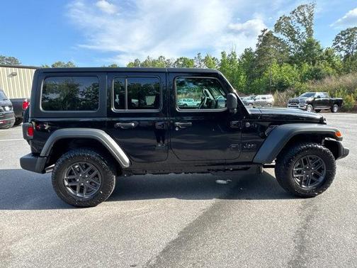 Black Clearcoat 2026 Jeep Wrangler Sport S