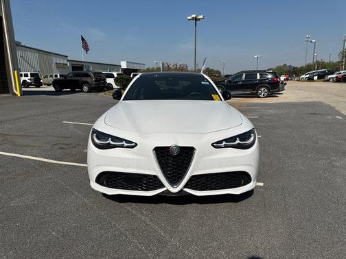 Alfa White 2024 Alfa Romeo Giulia Ti