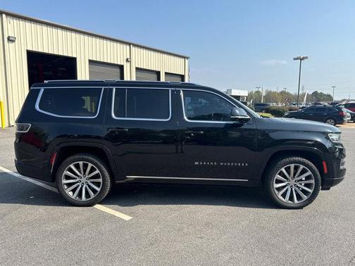 Diamond Black Crystal Pearlcoat 2023 Jeep Grand Wagoneer Series II 4x4