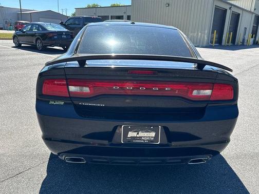 Pitch Black 2014 Dodge Charger SXT