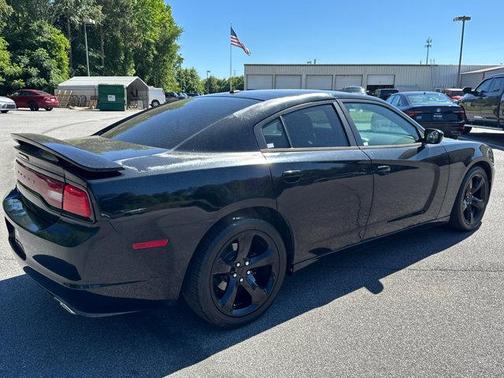 Pitch Black 2014 Dodge Charger SXT