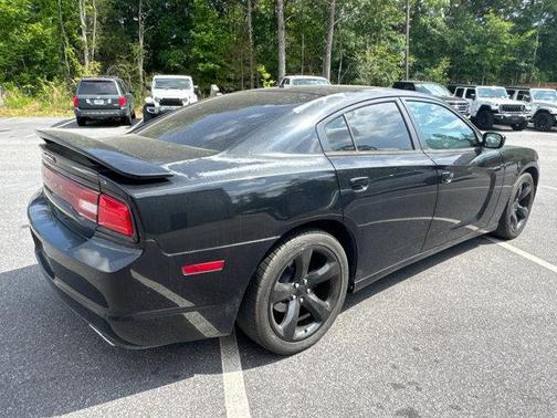 Pitch Black 2014 Dodge Charger SXT