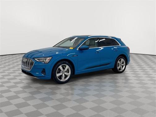 2019 Audi e-tron Premium Plus