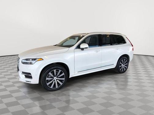 2025 Volvo XC90 B6 Plus 7-Seater
