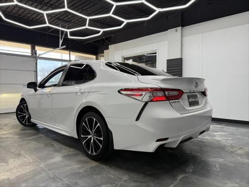 2020 Toyota Camry SE