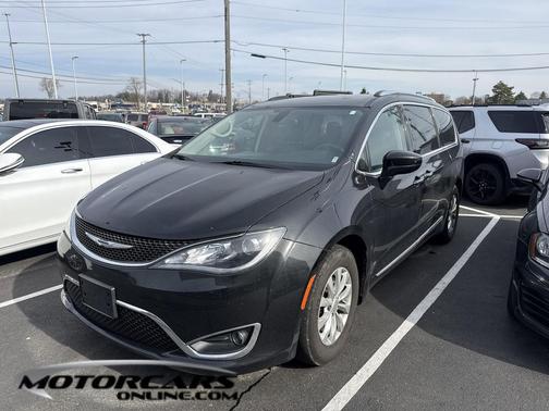 2018 Chrysler Pacifica Touring-L