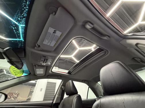 2017 Toyota Camry Hybrid XLE