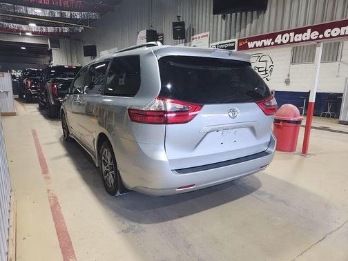 2020 Toyota Sienna LE
